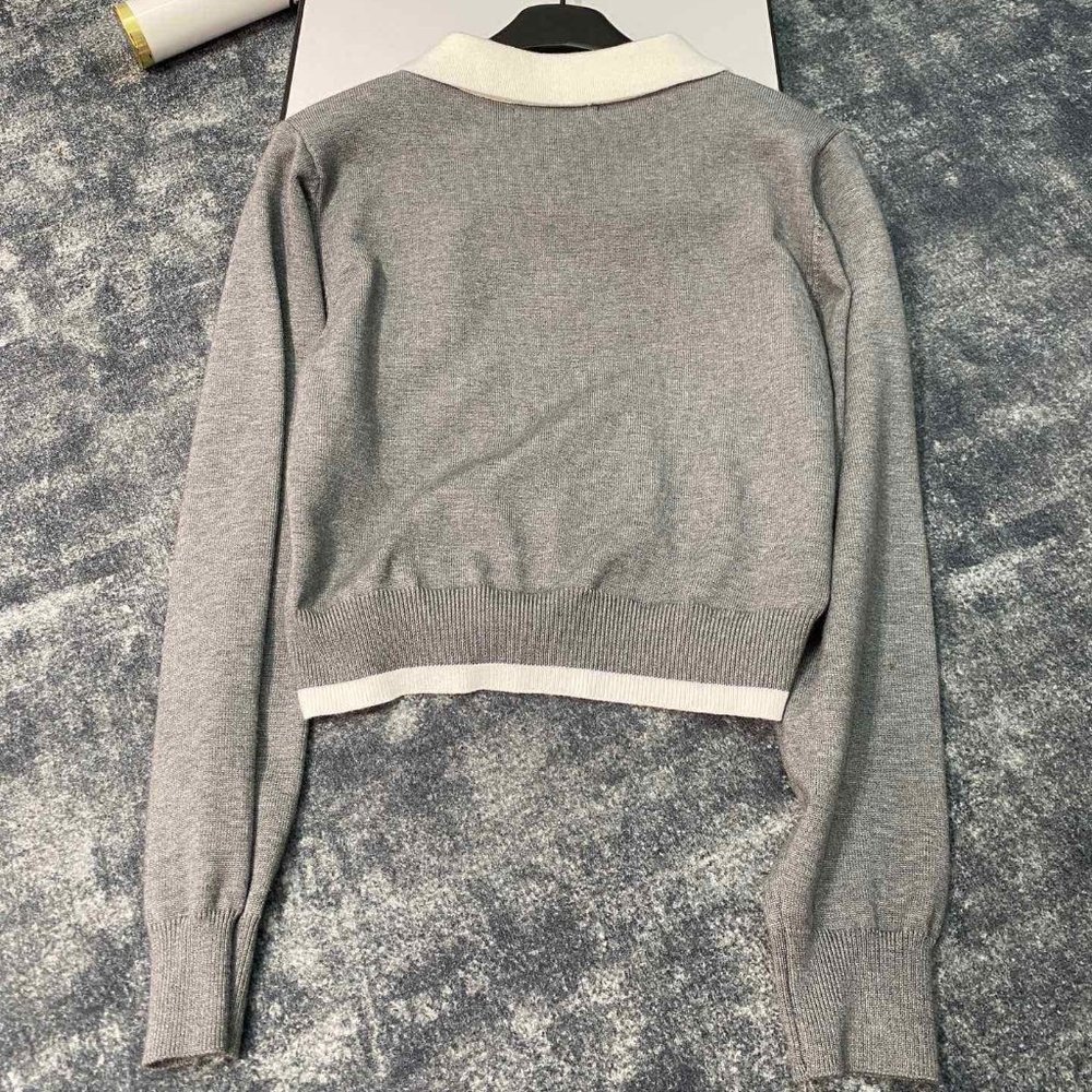 Gray V-neck knitted sweater - Picture 6 of 6